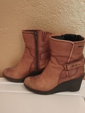 Clarks Women's Brown Leather Wedge Ankle Boots